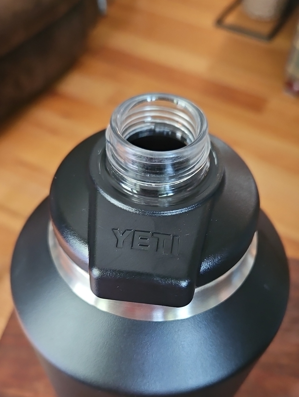 Yeti Black Stainless-Trim Insulated Water Bottle 64 Oz - Picture 3 of 7